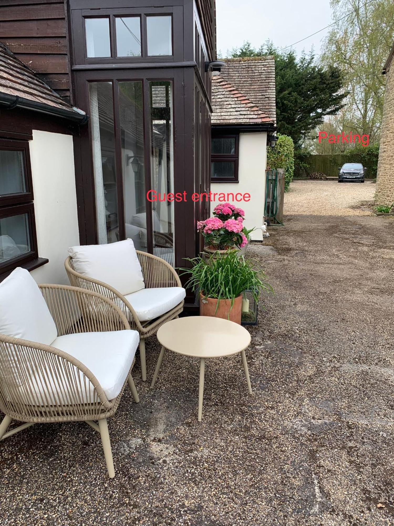 The Byre Bed & Breakfast Abingdon-on-Thames Bagian luar foto